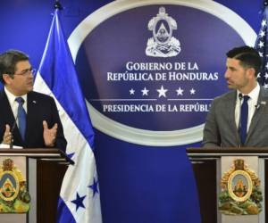 Juan Orlando Hernández dio a conocer el arresto acompañado del secretario interino de Seguridad estadounidense, Chad Wolf, quien llegó el miércoles a Honduras para impulsar el inicio de la vigencia de un acuerdo migratorio entre los dos países.