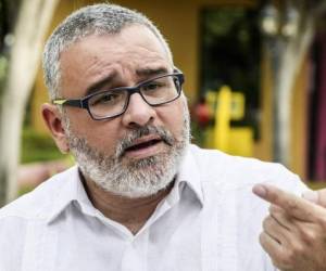 Handout picture released by Nicaragua's presidency showing Salvador's former president Mauricio Funes offering an interview to the official TV channel after Nicaragua granted him political asylum, in Managua on September 8, 2016.Nicaragua has granted political asylum to Funes, who faces corruption accusations at home, officials said Tuesday. The leftist leader, in office from 2009 to 2014, was covered by laws that 'guarantee asylum... to those who are persecuted for fighting for democracy, peace, justice and human rights,' the Nicaraguan government said. Funes, who condemns the allegations against him as politically motivated, is facing an investigation for illegal enrichment during his time in office. / AFP PHOTO / PRESIDENCIA NICARAGUA / Jairo CAJINA / RESTRICTED TO EDITORIAL USE - MANDATORY CREDIT 'AFP PHOTO / NICARAGUA'S PRESIDENCY' - NO MARKETING NO ADVERTISING CAMPAIGNS - DISTRIBUTED AS A SERVICE TO CLIENTS