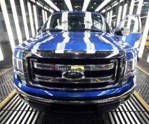 Ya en abril del año pasado Ford había señalado que considerar reducir su plantilla cuando anunció su decisión de discontinuar la producción de muchos de sus autos pequeños