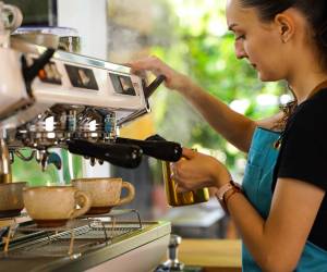 <i>Los ensayos aleatorizados, el tipo de diseño de estudio más riguroso y fiable, han demostrado que el consumo de cafeína en el café se asocia a un menor riesgo de fibrilación auricular, pero también a un mayor riesgo de contracciones ventriculares prematuras. Foto de iStock</i>
