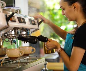 El creciente consumo de café y la necesidad de aumentar la producción es una oportunidad para los cultivadores, con precios que retribuyen su inversión. Foto de archivo