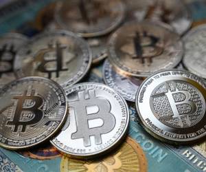 <i>El gobierno salvadoreño ha dicho públicamente que ha comprado 2.381 bitcoin, sin revelar las cifras de lo invertido. FOTO AFP</i>