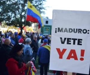 Los venezolanos en exilio ansían regresar a una Venezuela libre, pero no están de acuerdo con entregar riquezas a cambio de una liberación. (EFE/ Antoni Belchi)