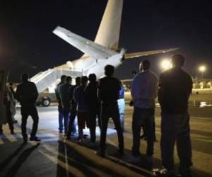 <i>Los migrantes nicaragüenses llegaron la tarde del domingo al aeropuerto internacional de Managua a bordo de un avión C-17 de la Fuerza Aérea de los Estados Unidos. FOTO ARCHIVO E&amp;N</i>