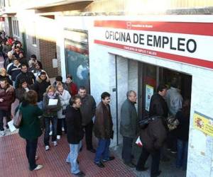 De los 16,7 millones de contratos laborales firmados el último año, solo 1,35 millones fueron indefinidos. El resto fueron temporales, una situación que genera 'menor productividad', afirman expertos. (Foto: Archivo).