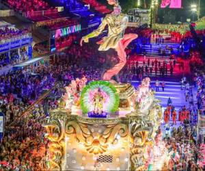 El Sambódromo da Marquês de Sapucaí (Passarela Professor Darcy Ribeiro, en su denominación oficial en portugués) también conocido como Sambódromo de Río de Janeiro, está ubicado en la zona central de la ciudad. Se convierte en un mar de almas coloridas que dan suelto a sus sentimientos, creatividad y alegría. (Foto: EFE)