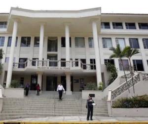 Los nueve magistrados del Supremo decidieron crear un fondo de compensación que les garantice una jubilación con el 100 % de su salario. Foto de archivo