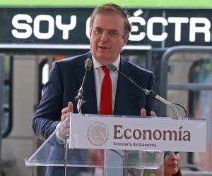 <i>Imagen de archivo del secretario de Economía, Marcelo Ebrard, durante un acto protocolario en la Ciudad de México (México). EFE/ Alex Cruz</i>