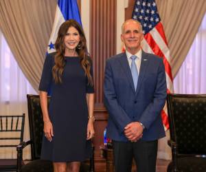 <i>El presidente de Honduras, Nasry 'Tito' Asfura, y la exsecretaria de Seguridad Nacional de Estados Unidos, Kristi Noem, se reunieron en Tegucigalpa. Foto de cortesía </i>