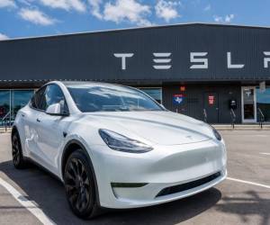 <i>El Tesla Model Y fue el automóvil más vendido en el mundo en 2023, hecho sin precedentes para un coche eléctrico. Las ventas crecieron un 64 % en un año hasta alcanzar 1,23 millones de unidades. </i>