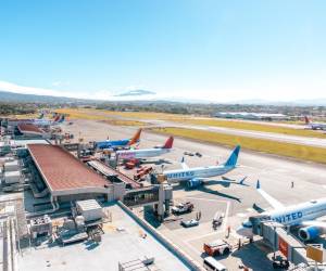 <i>Aeropuerto Internacional Juan Santamaría (AIJS) de Costa Rica. FOTO CORTESÍA </i>