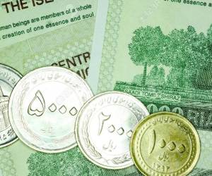 Moneda iraní marca nuevo mínimo histórico