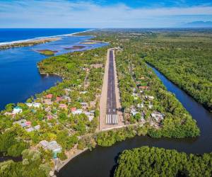 <i>El aeródromo El Zapote se suma a otras infraestructuras habilitadas para este tipo de operaciones, como el aeródromo de El Jagüey, en La Unión, y helipuertos en San Salvador y Nuevo Cuscatlán. Foto de cortesía</i>
