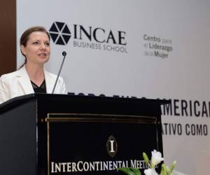 Camelia Ilie es la decana de Educación Ejecutiva de INCAE Business School y Chair del Centro de Liderazgo Colaborativo y de la Mujer (CLMC).