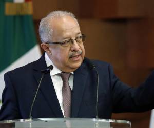 <i>Fotografía de archivo del canciller de Guatemala, Carlos Ramiro Martínez, durante una conferencia de prensa, en Ciudad de México (México). EFE/Mario Guzmán</i>