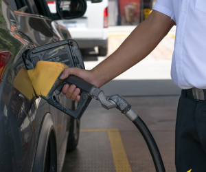 <i>Los gobiernos de la región han comenzado a aplicar diversas medidas para contener el impacto de los precios de los combustibles en los consumidores. Foto de cortesía</i>