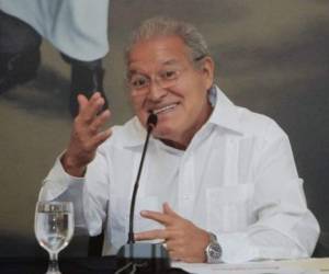 Salvador Sánchez Ceren gobierna un país que hoy tiene tantas muertes como en la guerra civil que protagonizó siendo comandante de las fuerzas del FMLN. (Foto: Archivo)