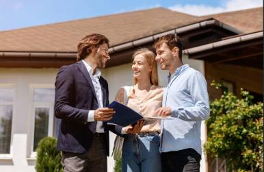 Si la hipoteca como % del ingreso se dispara, comprar se vuelve un camino más exigente para el hogar promedio. Fotos de Shutterstock