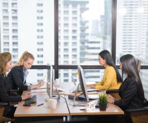 Crece la participación de mujeres en sector bancario de Costa Rica