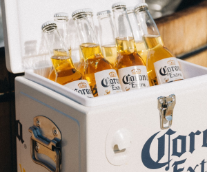 <i>El segmento de cerveza —que genera la mayor parte de los ingresos de la compañía— registró un incremento del 2 % en sus ventas netas trimestrales respecto al mismo período del año anterior. Foto de cortesía</i>