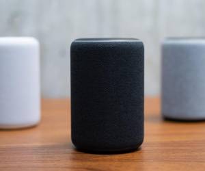 <i>La IA generativa, como la utilizada en el famoso ChatGPT, ofrece contenidos tan complejos como un poema o un ensayo académico en cuestión de segundos, y el objetivo de Amazon es que Alexa pueda hacer eso e incluso más con órdenes verbales desde el salón o la cocina de un usuario.</i>