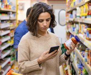 En 2025, las marcas premium muestran un desempeño positivo con un crecimiento del 4 %, superando a las marcas mainstream (2 %). Foto de iStock