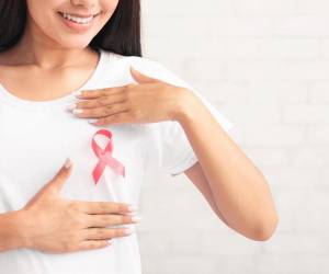 <i>El mapa revela cómo, a medida que las mujeres envejecen, todos los tipos de células disminuyen en número, se dividen con mucha menos frecuencia y, a raíz de ello, la estructura del tejido mamario cambia, creando un ‘microambiente’ más propicio para las células cancerosas. Foto de iStock</i>