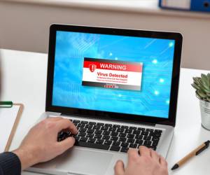 A medida que los servicios de inteligencia artificial ganan popularidad, también se vuelven un canal atractivo para distribuir malware. Foto de iStock