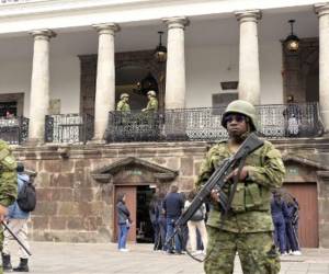 Ecuador declara 'conflicto armado interno' y ordena 'neutralizar' al narco