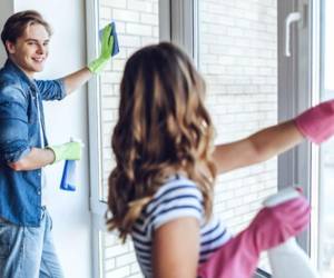 Otras categorías clave con un crecimiento notable fueron los Limpiadores Líquidos, con un 5 %, y los Cloros y Blanqueadores, con un 4 %. Foto de iStock