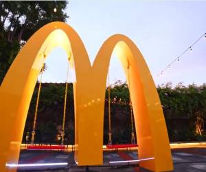 <i>McDonald´s y Volaris han emitido comunicados en sus redes sociales. Otros establecimientos, de otras empresas, también han cerrado por la situación que se vive en Guatemala. FOTO REDES SOCIALES MCDONALD´S, ANTIGUA GUATEMALA</i>