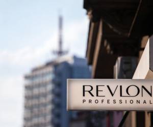 Revlon se declara en bancarrota en Estados Unidos