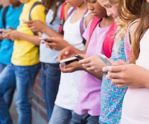 <i>Después de tres semanas sin móvil, la proporción de jóvenes sin síntomas depresivos había aumentado en aproximadamente un 15 %. Foto de iStock</i>