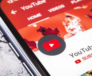 Descubra cómo reproducir videos de YouTube con la pantalla del teléfono apagada