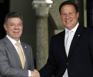 Presidentes Juan Manuel Santos (Colombia) y Juan Carlos Varela (Panamá). (Foto: Archivo)