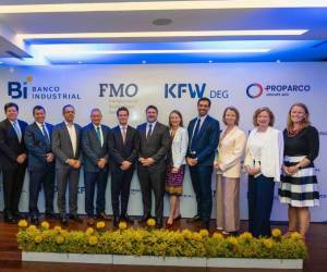Representantes de Banco Industrial, FMO (Banco de Desarrollo de los Países Bajos), DEG (filial del Banco de Desarrollo Alemania KfW) y Proparco (filial de la Agencia Francesa de Desarrollo AFD). FOTO CORTESÍA
