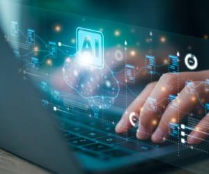 <i>La adopción de la IA es un fenómeno sin precedentes cuando se compara con otras tecnologías, algo que se ha acentuado con la irrupción de la IA generativa. Foto de iStock</i>