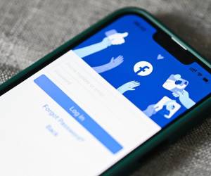 Facebook ya permite administrar varios perfiles en una misma cuenta