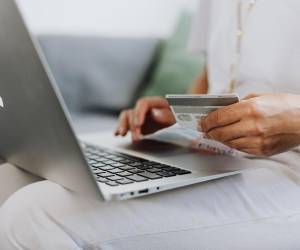 <i>Durante periodos de alta actividad digital, como eventos de compras masivas, los intentos de phishing y fraudes aumentan considerablemente. Foto de iStock</i>