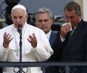 Ayer, Boehner junto al Papa. Ya tenía decidida su renuncia. (Foto: Agencias)