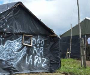 FARC rebels's tents stay at the Transitional Standardization Zone Mariana Paez, Buena Vista, Mesetas municipality, Colombia on June 26, 2017, before the final ceremony of abandonment of arms and the FARC's end as an armed group. / AFP PHOTO / RAUL ARBOLEDA