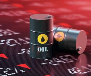 <i>Para 2026, Fitch proyecta un incremento adicional de 2,4 millones de barriles diarios en la oferta, frente a un crecimiento de la demanda de apenas 0,8 millones. Foto de iStock</i>