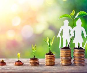 <i>En El Salvador, el Gobierno toma mensualmente recursos de los fondos de pensiones, que se estarían usando para el pago de pensiones de los jubilados del sistema público. Foto de iStock</i>