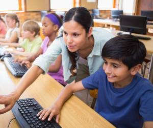 <i>El diagnóstico de la Fundación Ceibal evidencia que Centroamérica transita una etapa clave en su transformación digital educativa. Foto de iStock</i>