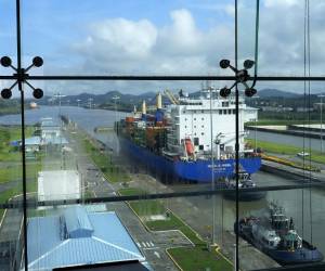 <i>Los dos puertos aumentarán la capacidad de transbordo - actualmente de 9,5 millones de contenedores TEU (20 pies) - en 5 millones de TEU por año. Foto de EFE</i>