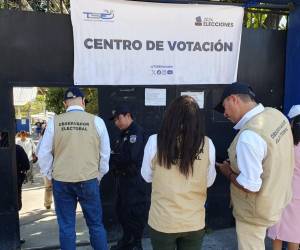 El Salvador realiza elecciones municipales, último eslabón del poder de Bukele