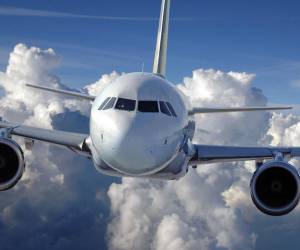 <i>El costo real de volar en la actualidad es un 40% menor que hace una década, según indicó la IATA, asegurando que, a pesar del aumento de costos e impuestos, la competitividad del mercado continuará con esta tendencia. FOTO ARCHIVO E&amp;N</i>