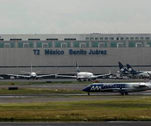 <i>Fotografía de archivo del 2 de septiembre de 2023, que muestra la terminal 2 del Aeropuerto Internacional ,en Ciudad de México (México). EFE/ Sáshenka Gutiérrez ARCHIVO</i>