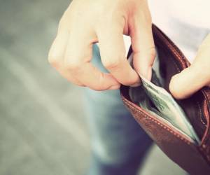 El presidente Nayib Bukele anunció la pasada semana que envió la propuesta del aumento al salario al Consejo Nacional del Salario Mínimo para aplicarse desde junio. Foto de iStock