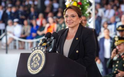 <i>Castro realizó la declaración unilateral para retirarse del Tratado de Extradición después de que la entonces embajadora de Estados Unidos en Tegucigalpa, Laura Dogu, expresó la preocupación de su país por la reunión de autoridades de Defensa de Honduras con el sancionado ministro de Defensa de Venezuela, Vladimir Padrino López. Foto de archivo</i>